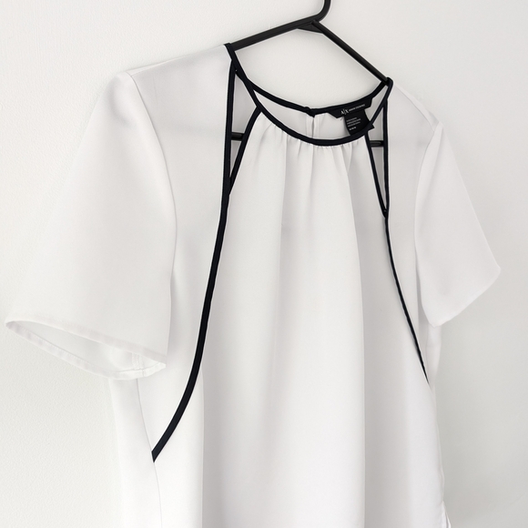 Armani Exchange Women's Elegant Blouse In Size M - Picture 3 of 8